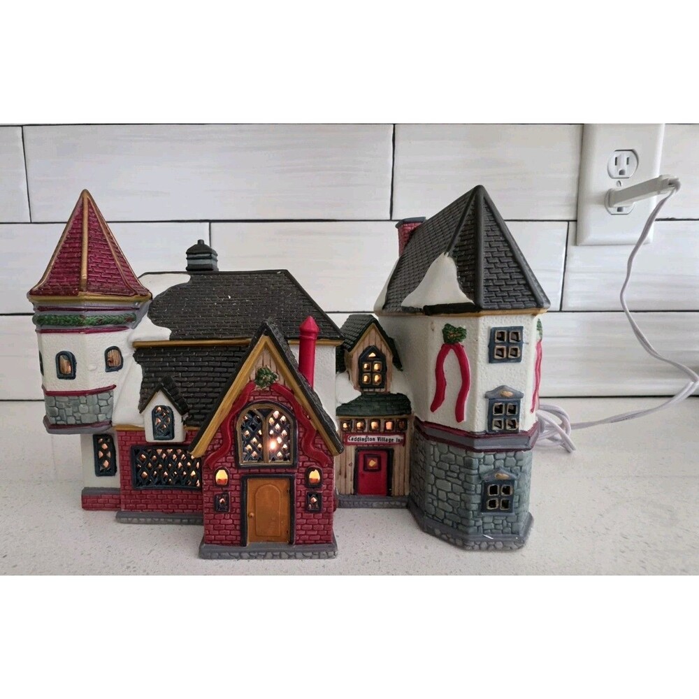 Vintage Lemax 1997 Caddington Village Kathy's B&B Porcelain Lighted House #85275
